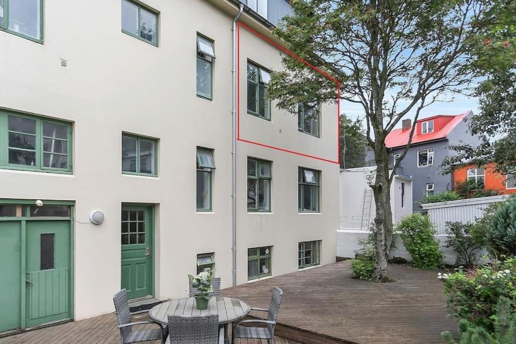Cosy Apartment In The Old West Reykjavik Center Exteriör bild
